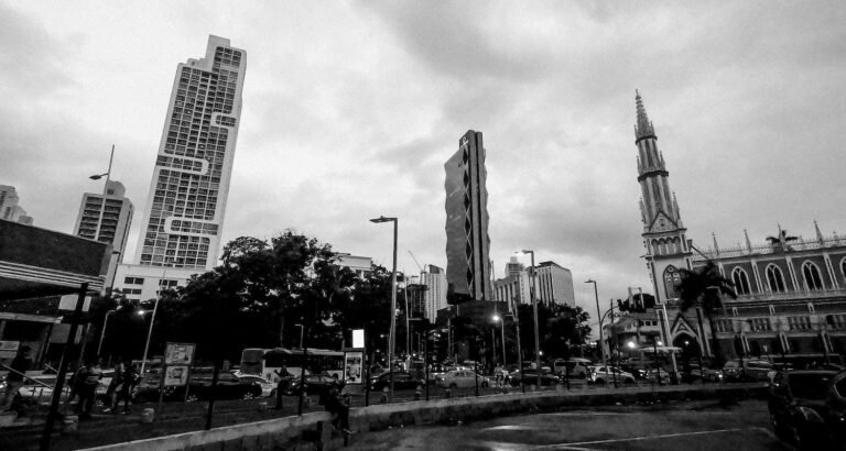 Manage Your Money Smarter With These Helpful Tips